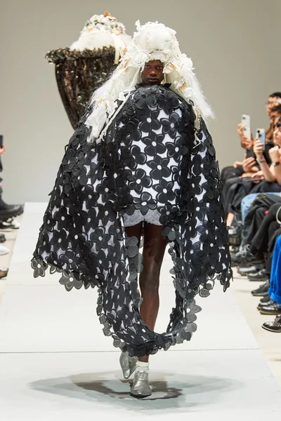 Look 5